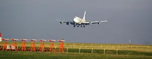 landing;PIA;747-200;ground equipment;final approach. manchester