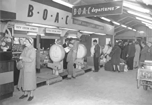 <b class=qtipBold><figcaption>London Heathrow 1960s check-in</figcaption></b><br><br><em>© Flight Global 2009 - All Rights Reserved</em> London Heathrow 1960s check-in