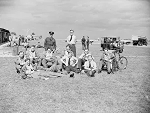 <b class=qtipBold><figcaption>Military Crew</figcaption></b><br>615 Sqn crew Biggin Hill 1952<br><em>© Flight Global 2009 - All Rights Reserved</em> Military Crew