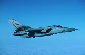 <b class=qtipBold><figcaption>Panavia Tornado</figcaption></b><br>Tornado F3 29 Sqn mackenzie<br><em>© Flight Global 2009 - All Rights Reserved</em> Panavia Tornado