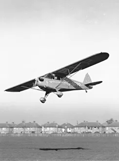 <b class=qtipBold><figcaption>Piper Cub</figcaption></b><br><br><em>© Flight Global 2009 - All Rights Reserved</em> Piper Cub