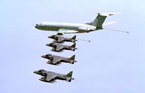 Modern Aircraft Gallery: Refuelling air-air
