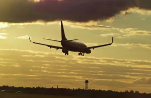 Ryanair 737-800about to touch down at Birmingham