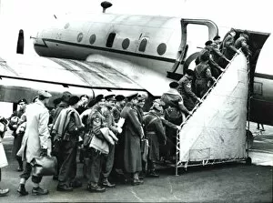 Flight Gallery: Transporting British troops to the Middle East in 1951