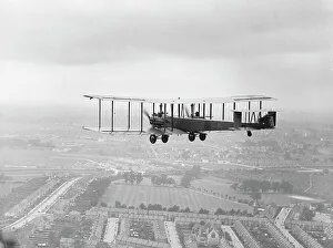 <b class=qtipBold><figcaption>Vickers Virginia</figcaption></b><br>Vickers, Virginia, 9Sqn, RAF, UK, Military, Historical, a-a, 3/4 Rear, Bomber, 1935, 1930s<br><em>© Flight Global 2009 - All Rights Reserved</em> Vickers Virginia